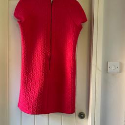 Ladies dress
Size 14
Hot pink colour