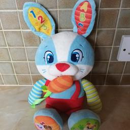 ENGLISH/ SPANISH. 15" HEIGH. Helps your little one learn letters, numbers, words and animal noises, just press on the paws
 It also realises if your child brings the 🥕 to the rabbits mouth and makes eating noises with convincing sound effects. Stimulates emotional development and language skills as well as visual perception and listening skills.
RRP £20