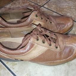 Ladies shoes in very condition
Worn a few times wide fit