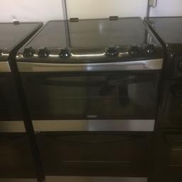 Zanussi Electric Cooker 
60cm
Ceramic 
Electric grill 
Double oven 
Fan assisted main oven 
Good clean condition 
Fully tested/working 
£199
Can be viewed 
137, Bd18 3tb