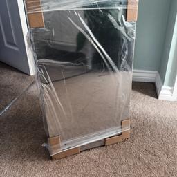 new mirrored cabinet, not taken out of wrapping (but no box)
approx size:
22"
12"
5.5"