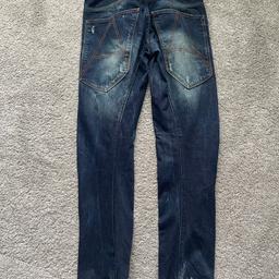 Mens G Star Raw Denim jeans. Size W: 28 L: 32
In excellent condition.  A crotch tapered style

Post out 2nd class Royal mail