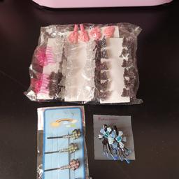hair accessories bundle
includes
2 pink hair clips
15 black glitter hair clips
16 silver glitter hair clips
4 pink hair slides
2 blue hair slides
4 diamante hair slides
brand new
COLLECTION ONLY