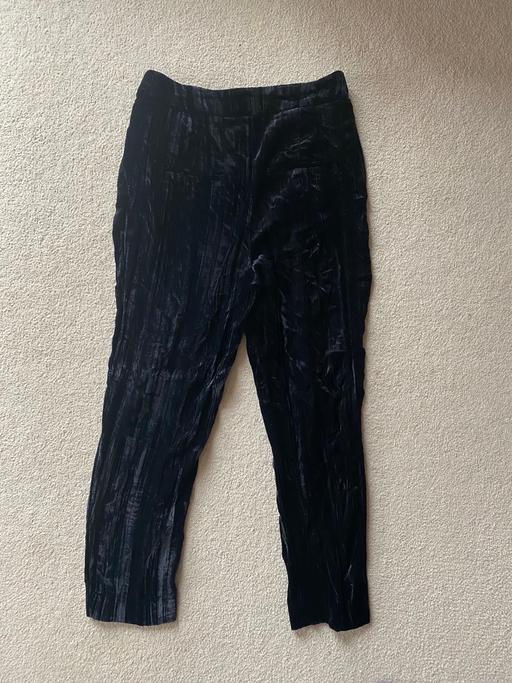 Buy & Sell Buckinghamshire Milton Keynes - Photos for Topshop Black Velvet Cropped Trousers