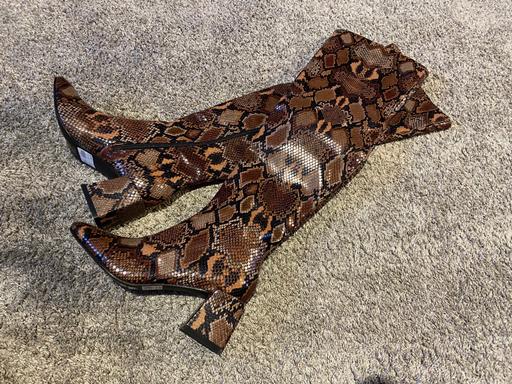 Buy & Sell Essex Braintree - Photos for Lola Skye Knee High Snakeskin Boots (UK4)