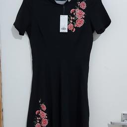 Dorothy Perkins
Size 8 Dress
New With Tags