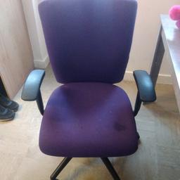 Adjustable office chair removable covers few marks due to stotage needs a clean