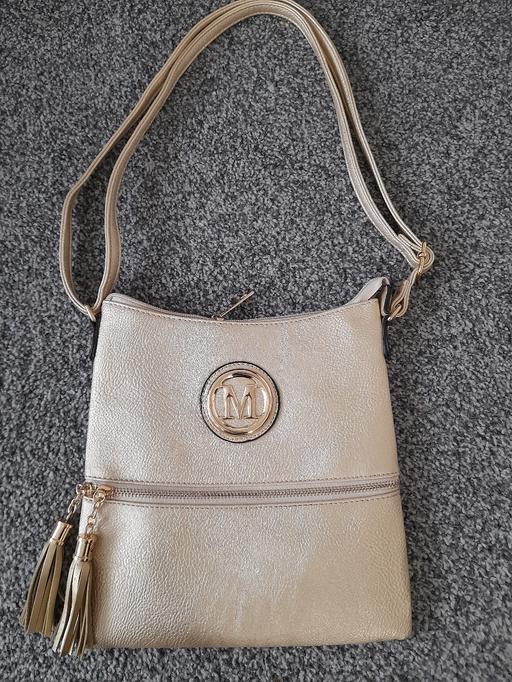 Buy & Sell Lancashire Blackpool - Photos for Gold Bag