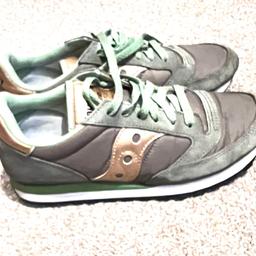 Hi and welcome to this great looking Womens Saucony Jazz 81 Original Grey Gold Trainers Size Uk 7 in very good condition overall insoles missing after wash will send new replacement thanks