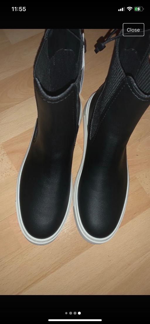 Buy & Sell South West London Balham - South West London - Photos for Boots {Zara}