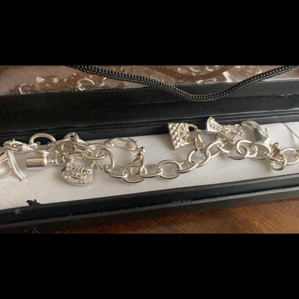 Charm bracelet £5
Earrings £5
Make great Xmas gifts
£5 each