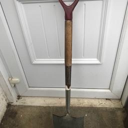 Spear & Jackson garden spade in used but good condition solid build made to last
Cash on collection only from Ilford area
Your only for £15