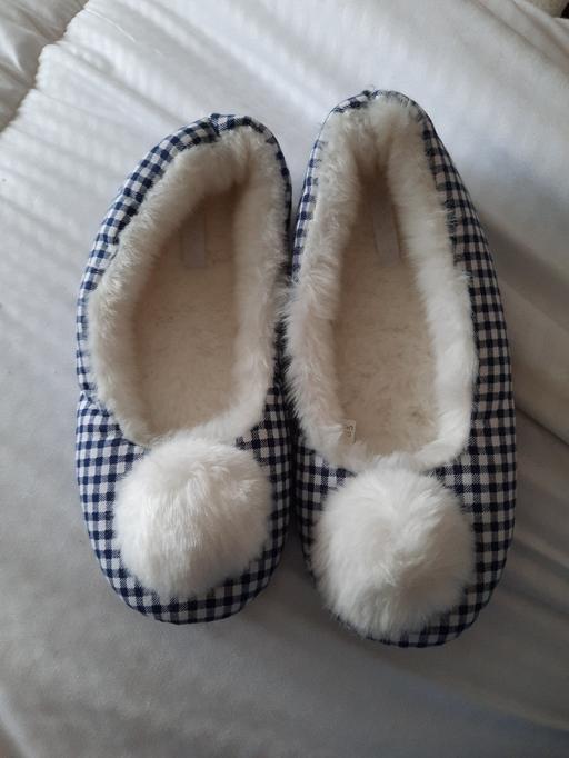 Buy & Sell Merseyside Saint Helens - Photos for BNWOT Carvela pompom slippers size M