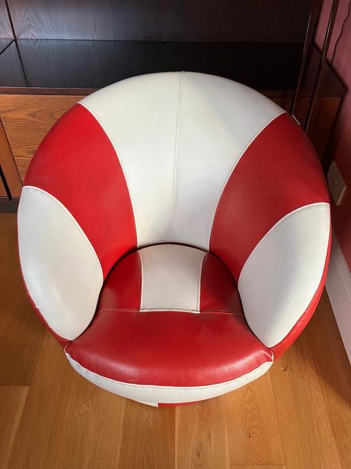 Buy & Sell Surrey Tandridge - Photos for Retro style child swivel armchair.