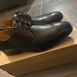 Brand New Clark’s shoes as shown, in box.
UK 8.5.
Lace ups.
Prefer collection. Any questions please ask…