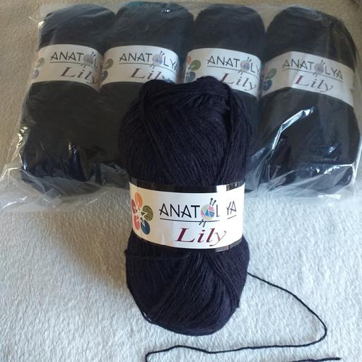 training Essex Basildon - Photos for 530g lily dk yarn