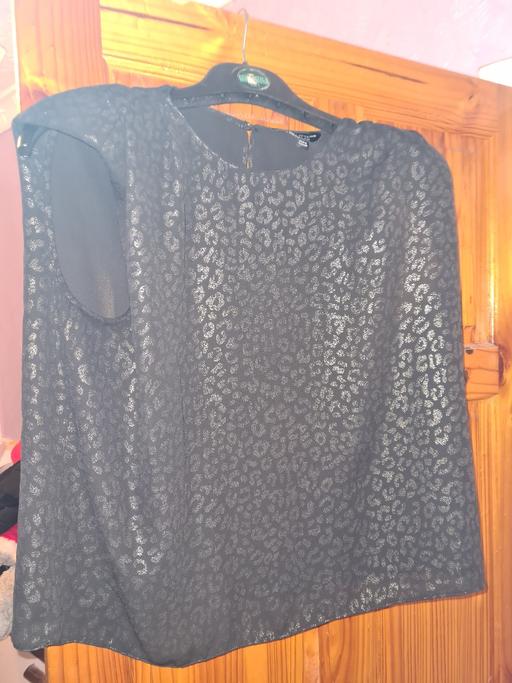 Buy & Sell Nottinghamshire Mansfield - Photos for Dorothy Perkins Black and gold blouse size 16