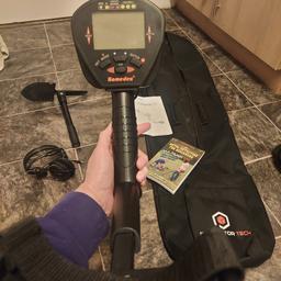 Here I'm selling 2 metal detectors in great condition. first one is called Sunpow an folds for easier storage but sadly lost manual but comes with storage bag. Second is called Homedex and comes with carrybag, headphones, manual, book for beginners an shovel. just don't get used so selling.
Rechargeable batteries included.