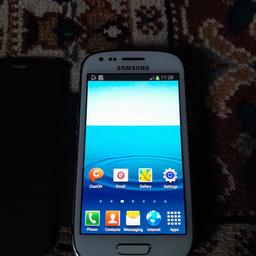 Good little Samsung phone got a few scratches as had a long time comes with charger sorry no box got case on aswell