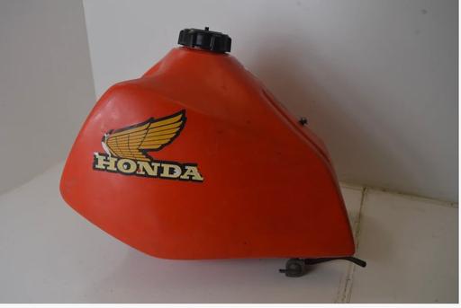 Vehicles West London Hillingdon - Photos for HONDA XR 350 R FUEL TANK