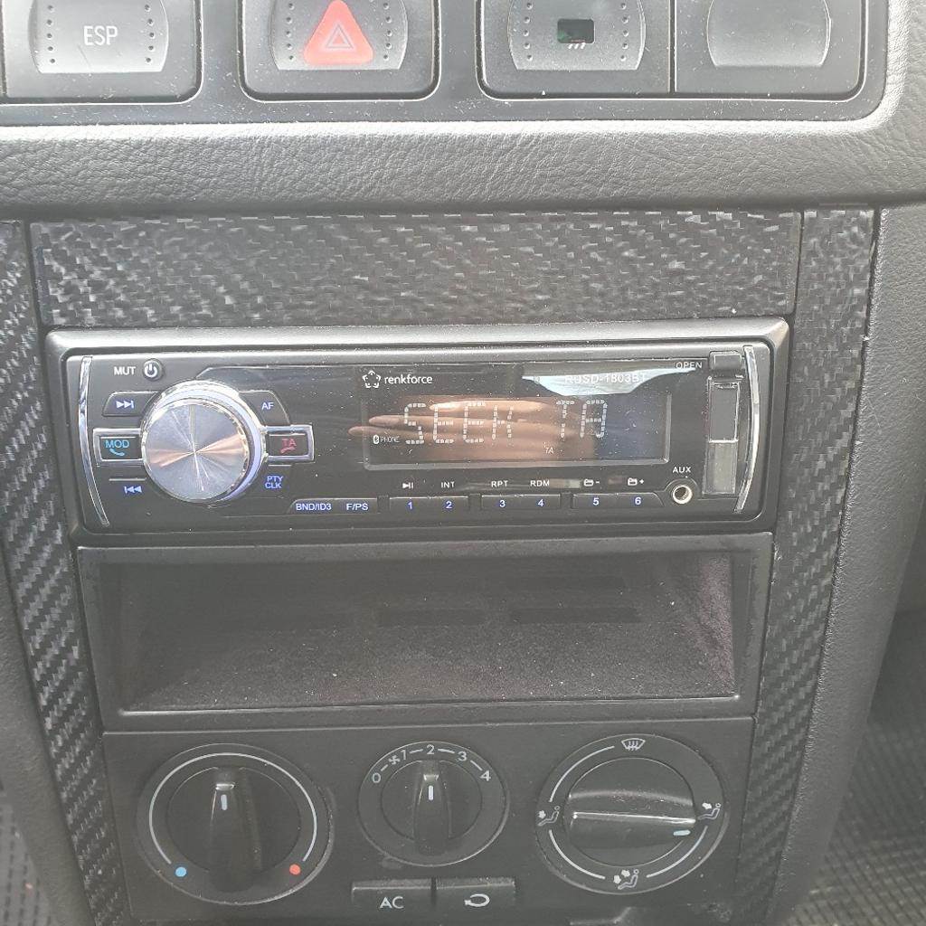 Wird als bastelfahrzeug verkauft
Motor Getriebe Klima Radio Zentraleverriglung funktionieren
Elektrische Fensterheber auch, außer die Fahrerseite.
Bei Fragen gerne melden.