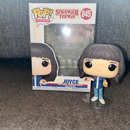 POP! Vinyl figure - Stranger things season 3 Joyce Byers
Comes in original box
Includes stand
Good condition