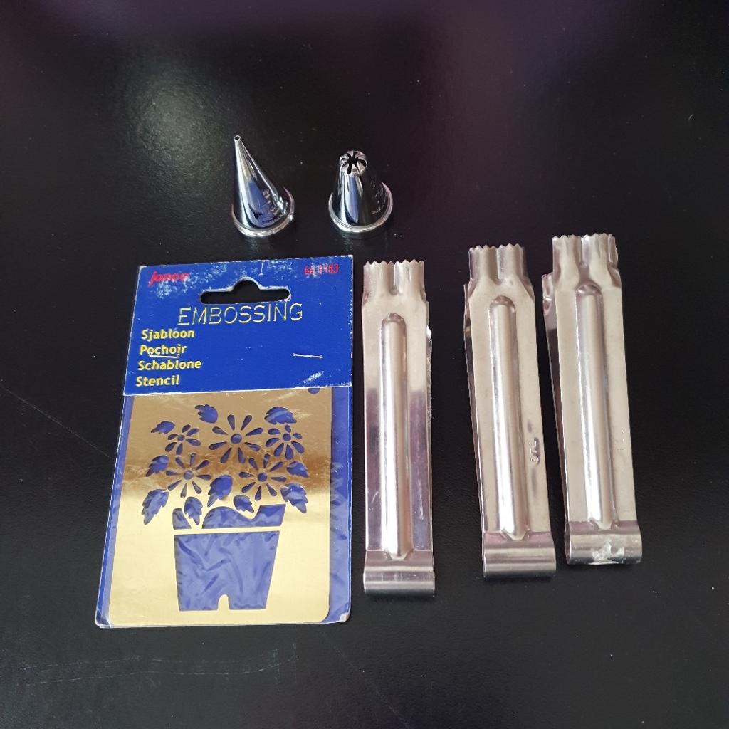 cake decorating bundle
includes
3 crimping tools
2 icing nozzles
metal embossing stencil
COLLECTION ONLY