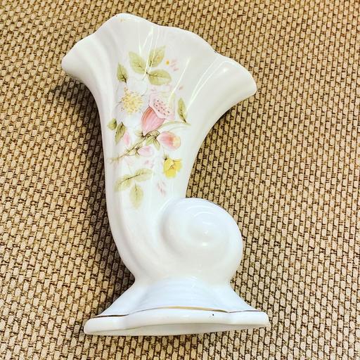 Buy & Sell Dorset Bournemouth, Christchurch and Poole - Photos for Vintage Beaufort Fine Bone China Bud Vase