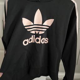 Girls Adidas hoodie

Size 14-15