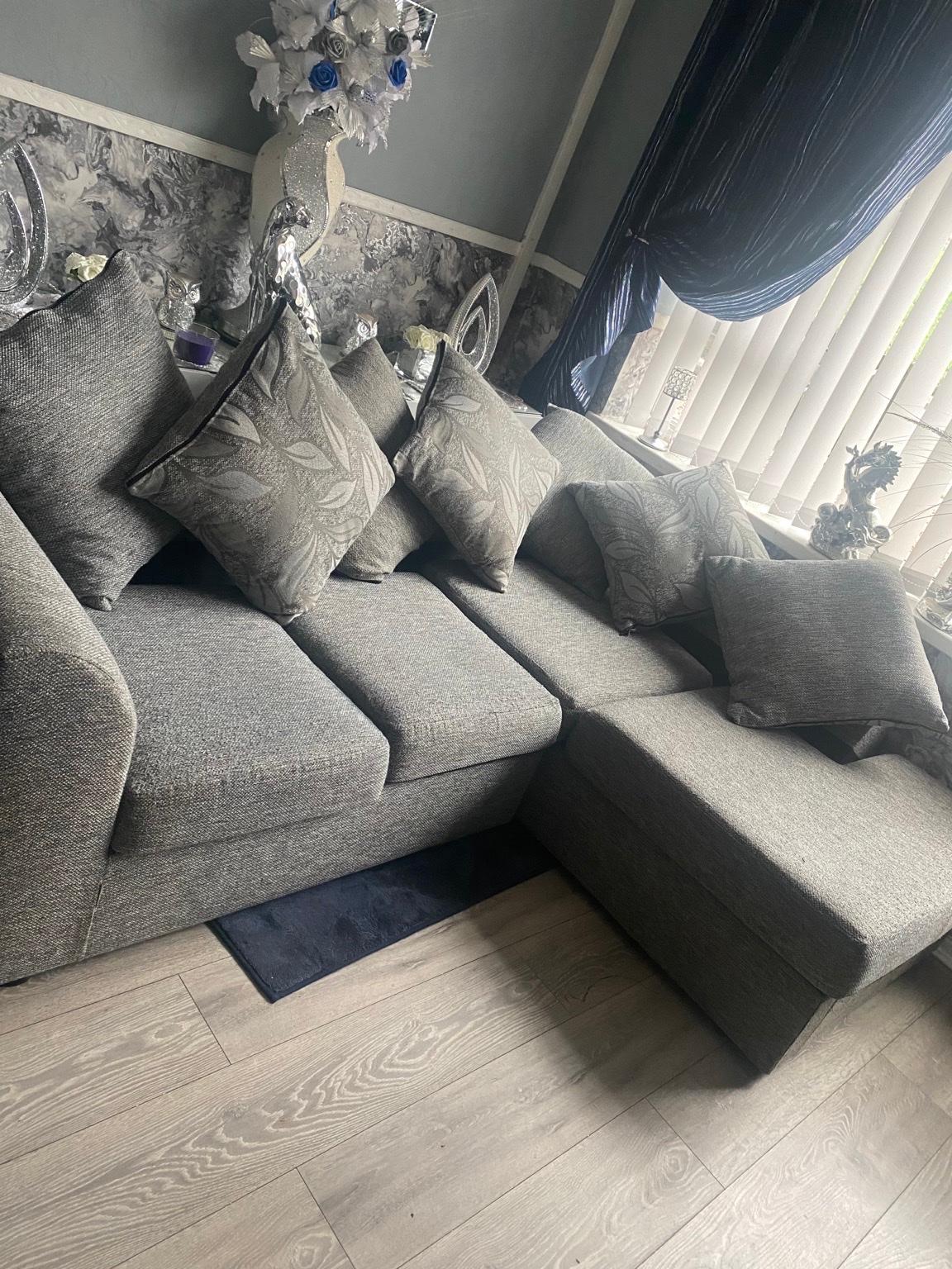 Right handed corner sofa in WV14 Dudley für 150,00 £ zum Verkauf