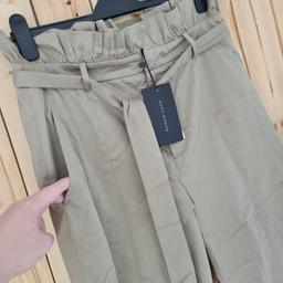 Brand New Zara size L trousers high waisted,belted with pockets
On the other sites
Collection Liverpool or postage Royal Mail prices
