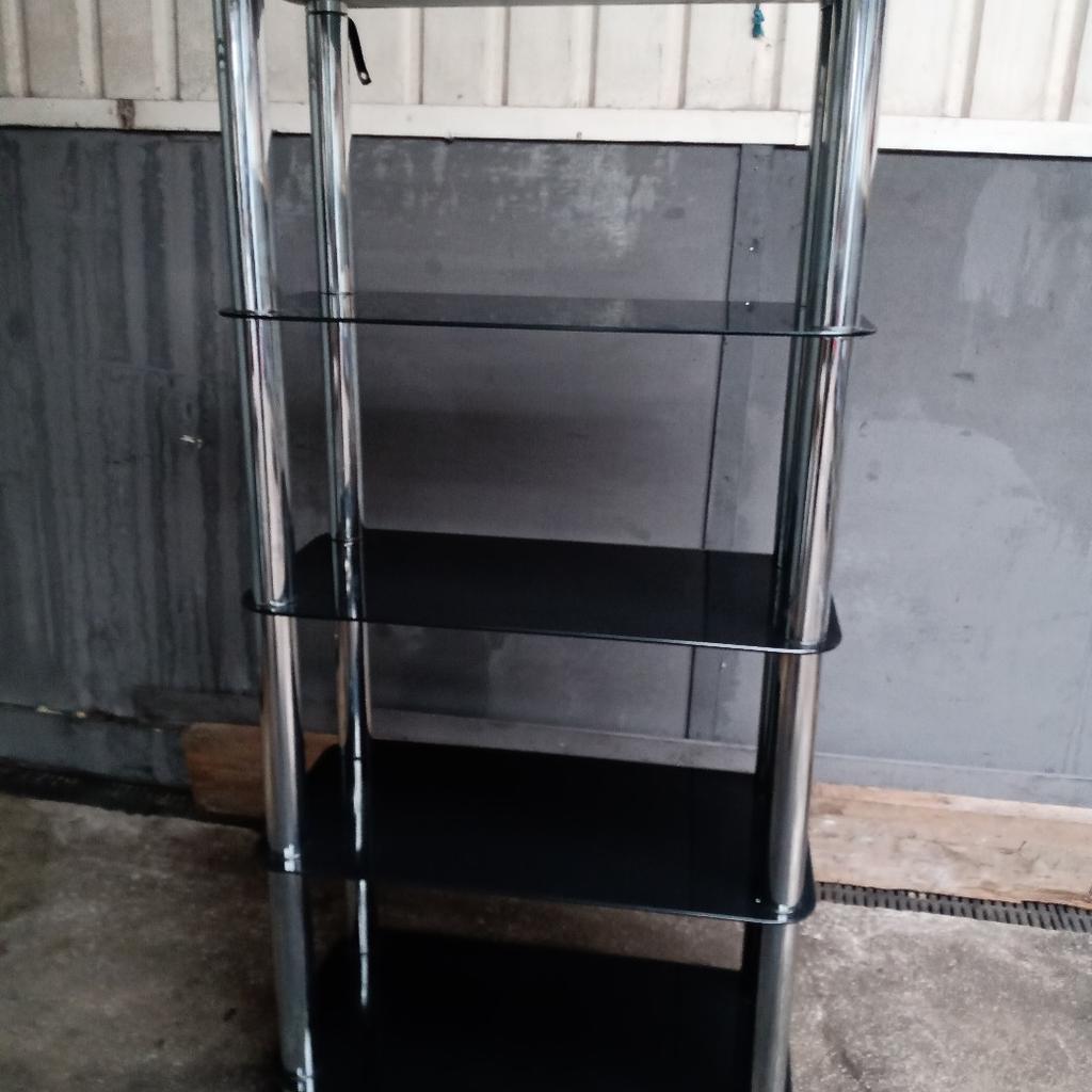 5 Tier display cabinet in black
Tempered glass
w-700mm
h-1450mm
d-350mm