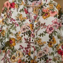 Lovely floral short sleeve blouse from Zara hardly worn size s