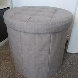 Round storage ottoman with padded lid H 42cm x dia 45cm
As new from Dunelm
Collection S81 8FE