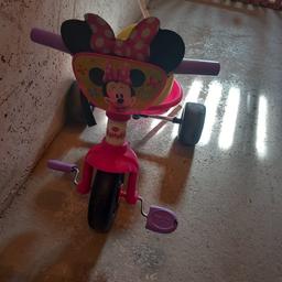 Minnie Mouse Dreirad mit Schubstange.
Wenig gebraucht,guter Zustand.