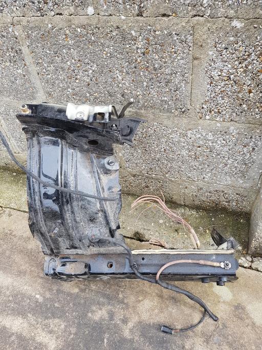 Vehicles Essex Tendring - Photos for Mercedes Benz A177 Chassis leg For Sale