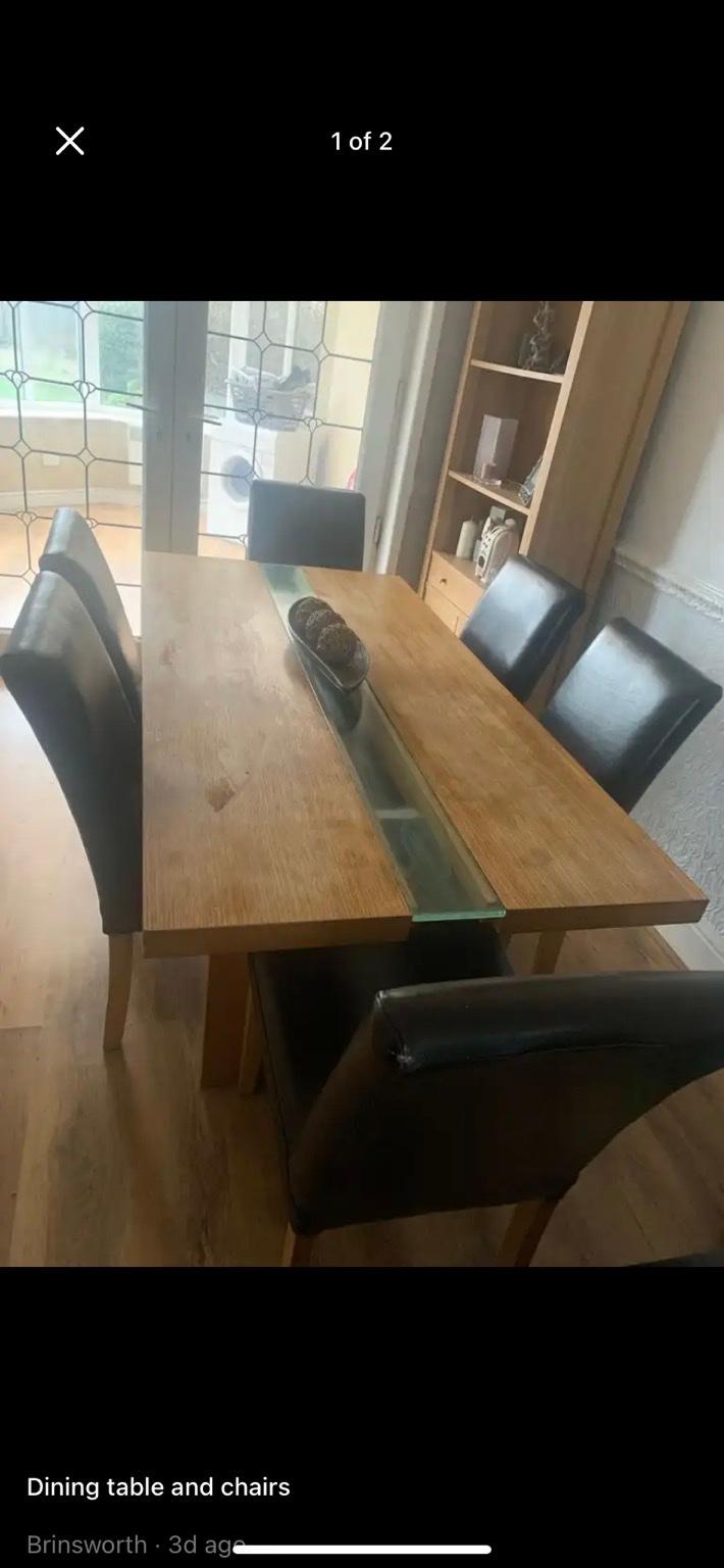 Dining table and chairs in S60 Rotherham für £ 30,00 zum Verkauf