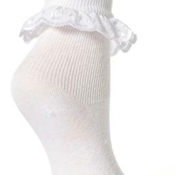 Girls pretty frilly lace white ankle socks to wear for all occasions- school, christening, dress up..
size 4-5 UK size
3 pair pack