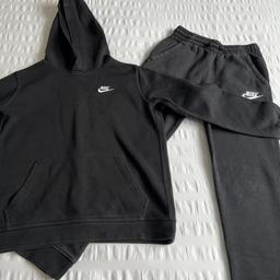 Nike hoodie and joggers 
Age 12-13 years
