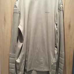 Alphalab long sleeve top
Excellent condition. Never worn