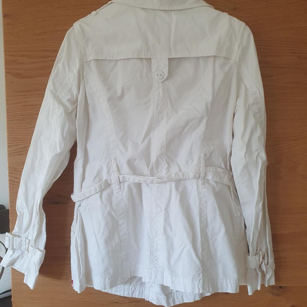 Verkaufe neuwertigen, weißen Trenchcoat von Esprit in Größe L, Länge ca. 70 cm.
