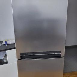 verkaufe Kühlschrank wie neu funktioniert alles 2 Jahre alt
H: 187cm
B:65
E:60