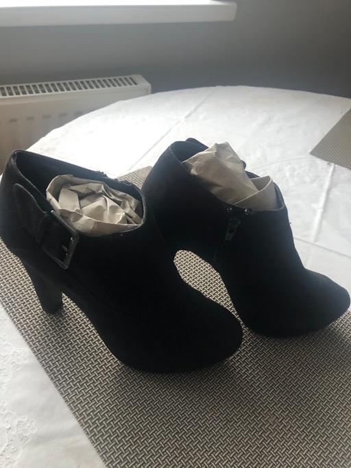 Buy & Sell West Midlands Birmingham - Photos for Black suede buckle high heel boots