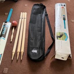 Gunn and Moore Apex Cricket Set (Bat, Ball, Stumps, Bail, carry Bag)
Junior cricket set
Size 6
Hardly used in excellent condition