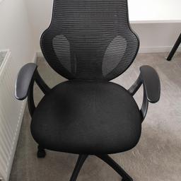 High back Mesh office chair with padded seat, back tilt and gas lift height adjustable. Wheeled and swivel chair. Collect from Wigan Wn4 or very local delivery £6.