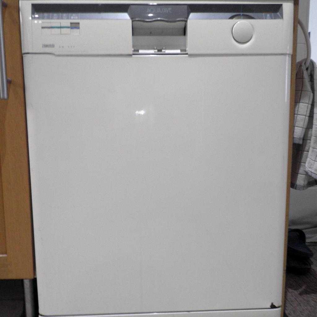 ZANUSSI DW927 DISHWASHER (PARTS ONLY) in NG15 Ashfield for £16.49 for