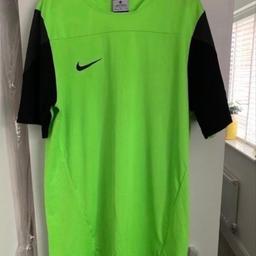 Nike Football t-shirt
Size - Medium
Fantastic condition
Smoke and pet free home
Hardly worn
#springcleaning