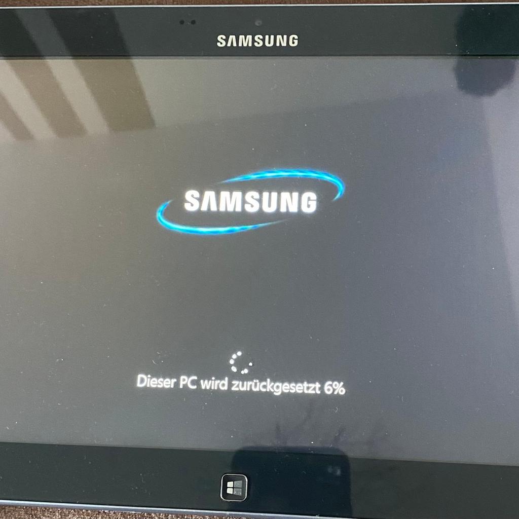 Samsung Tablet mit Ladegerät, nur selbst Abholung,
Der verkauf erfolgt unter Ausschluss jeglicher Gewährleistung.
