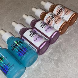 Isle of paradise self tanning drops. All shades and sizes available. Please message me before purchasing to let me know what shade you would like to order.