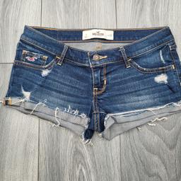 HOLLISTER Womens Shorts Denim Jeans Dark Blue
Size ; w26 ( 3 )
Used still absolutely good condition !